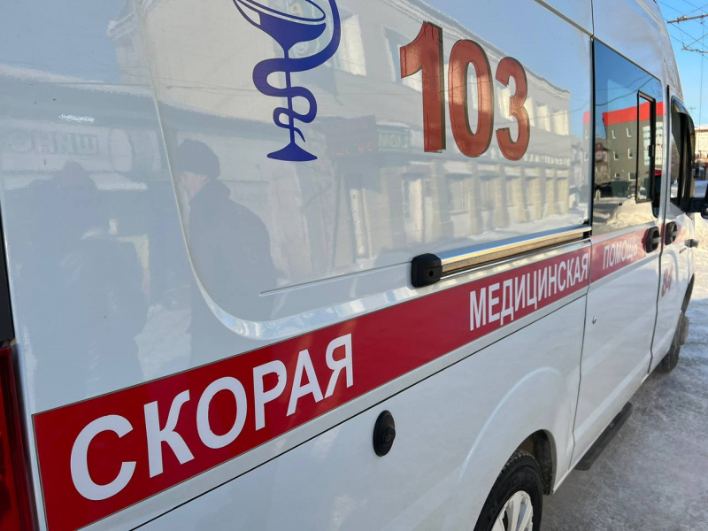 бригада иркутской станции скорой медицинской помощи приняла роды в автомобиле смп накануне новогодних праздников