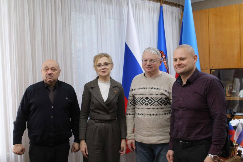 алексей шелехов и глава кировска виктория сергеева обсудили планы по сотрудничеству в сфере здравоохранения