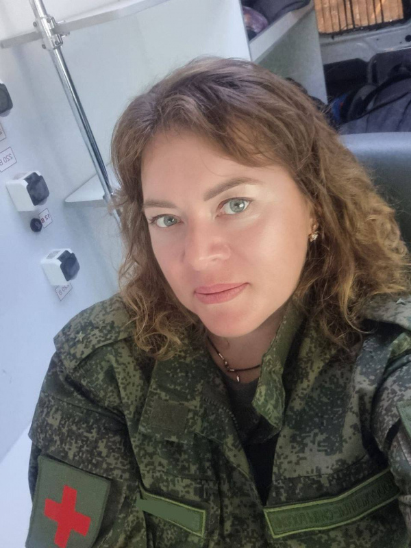 выпускницу иркутского базового медицинского колледжа, оказывающую медпомощь в зоне проведения сво, наградили медалью луки крымского