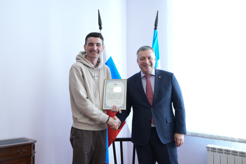 игорь кобзев поблагодарил амбассадора донорства костного мозга россии артема алискерова за популяризацию движения