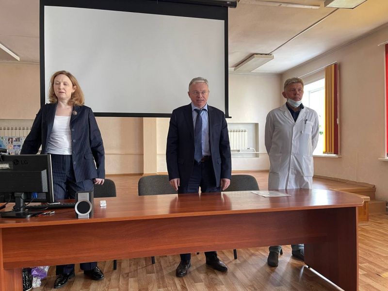 геннадий костецкий назначен исполняющим обязанности главного врача ангарской городской больниц